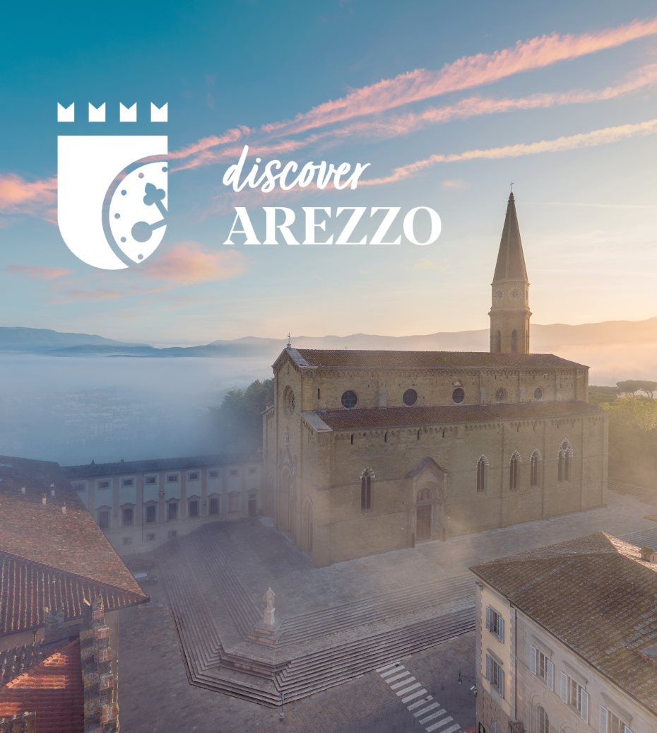 Discover Arezzo: Arezzo Cathedral in the morning mist